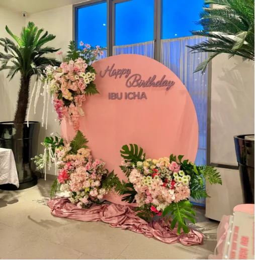 Floral birthday decoration arrangement